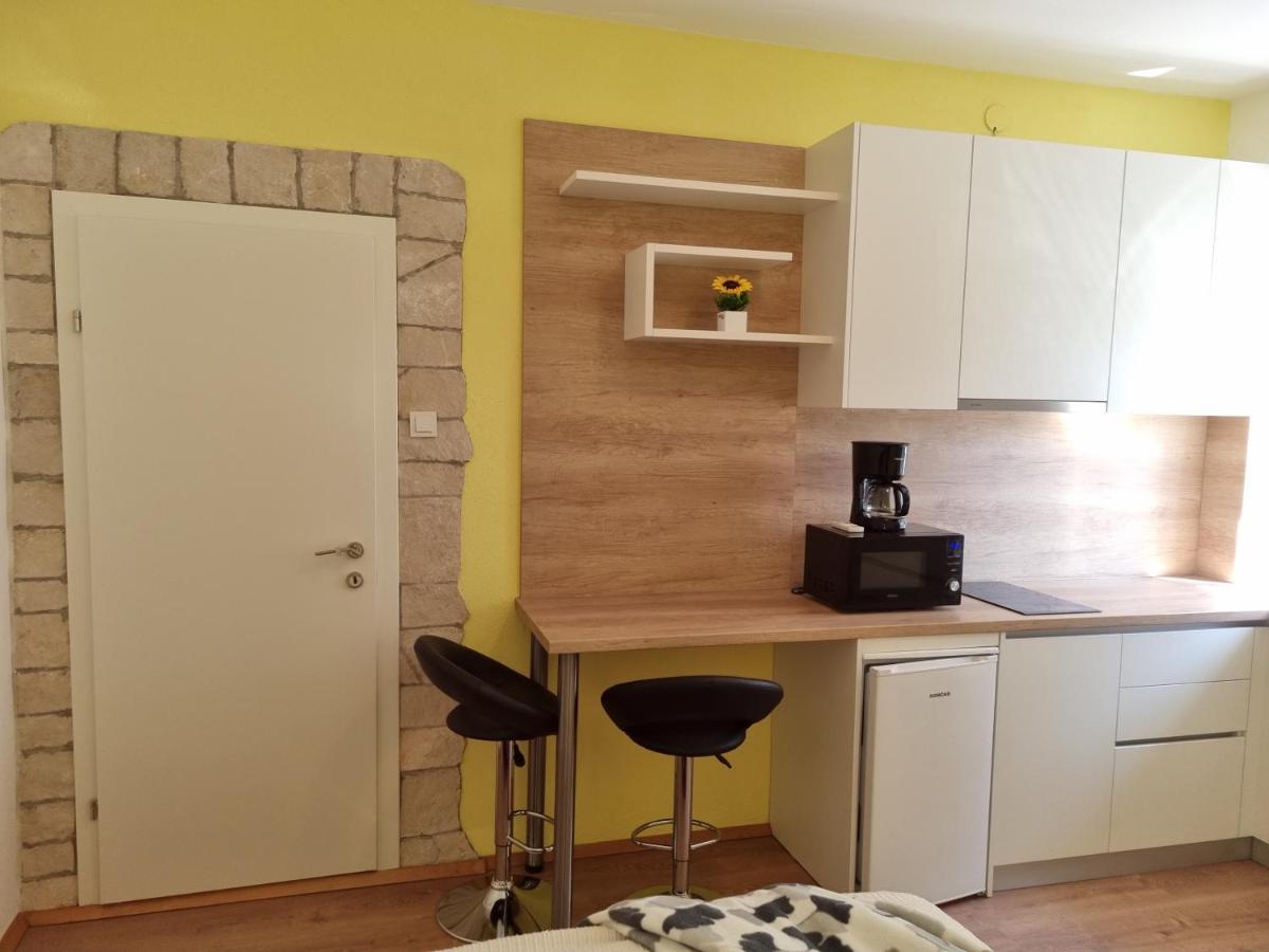 Lory Apartman Póla Kültér fotó